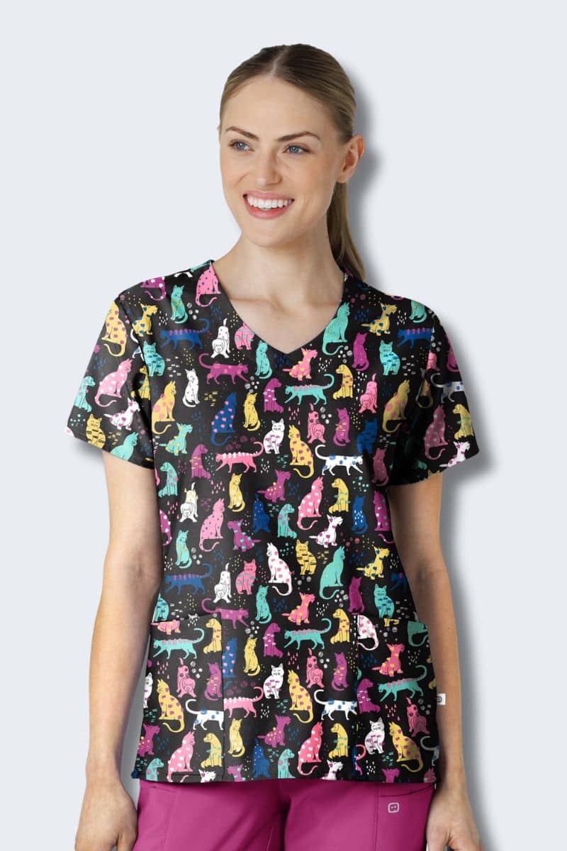 Wink Women's V-Neck Print Scrub Top in DARLING DOTS